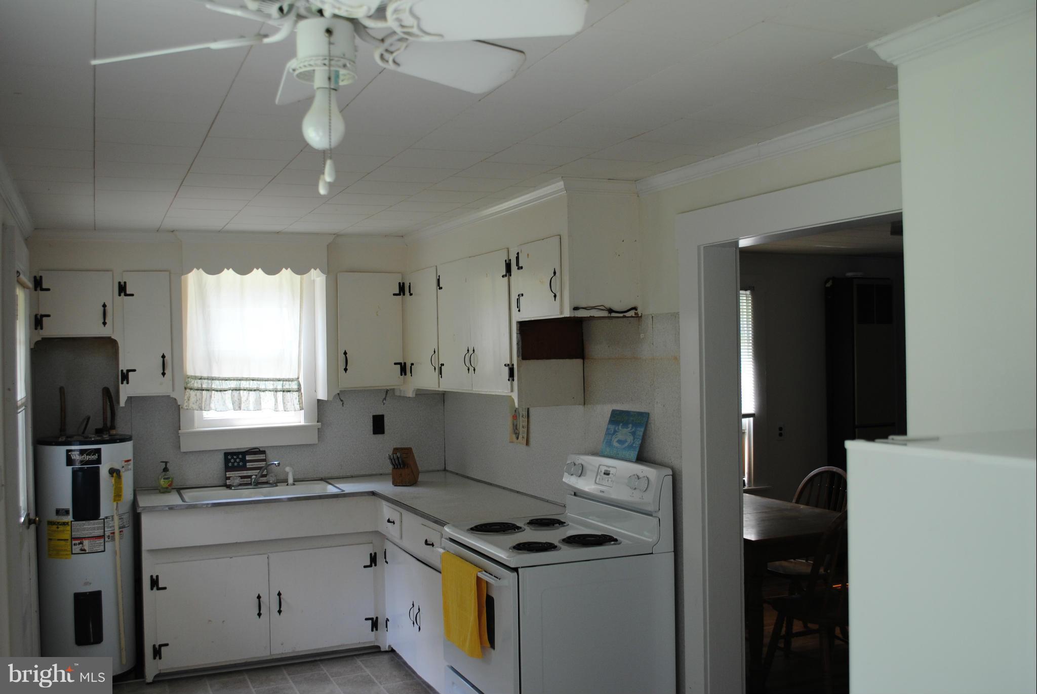 5133 Skinners Neck Road Rock Hall, MD 21661 - Photo 2 of 17 Kitchen