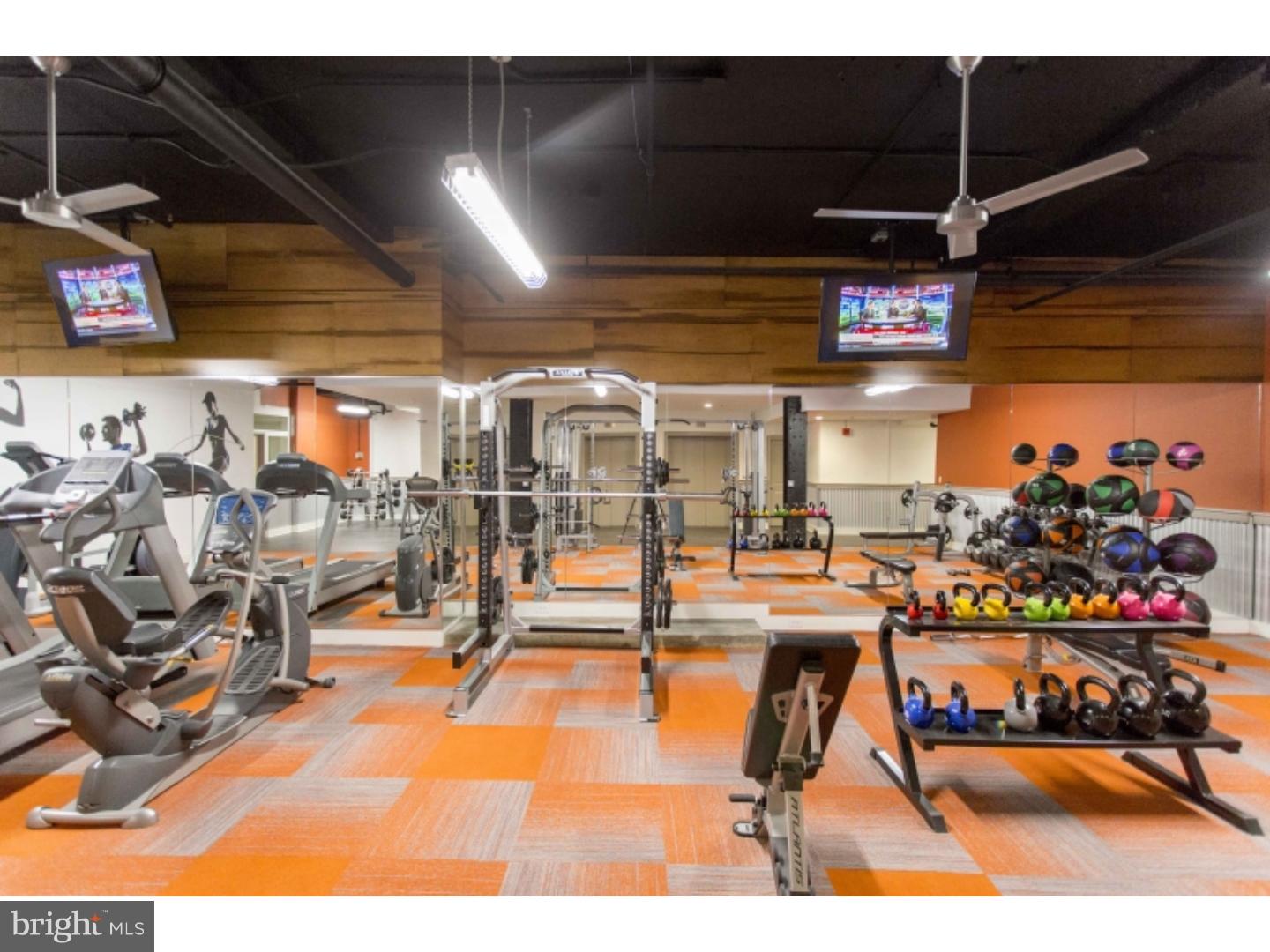 1600-5 Walnut Street, Unit 702 Philadelphia, PA 19103 - Photo 4 of 14 a picture of a gym