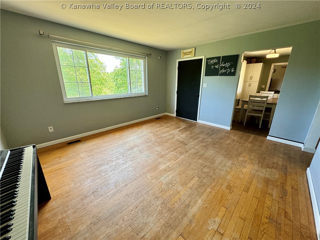 849 Old Frame Road Elkview, WV 25071 - Photo 11 of 40 Gallery Image 11