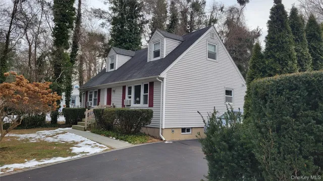 $2,650 | 50 Deepdale Drive, South Huntington, NY 11746