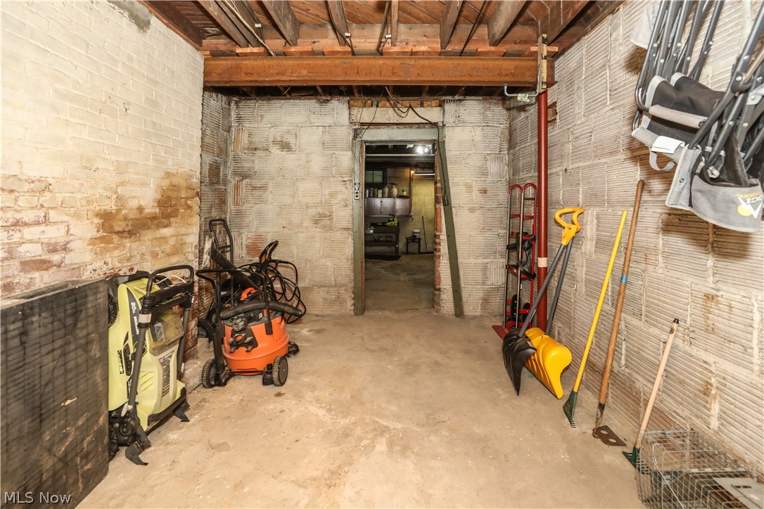 1104 North Howard Street Akron, OH 44310 - Photo 37 of 45