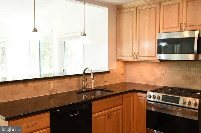 $4,000 | 4036 Trapp Road, Fairfax, VA 22032