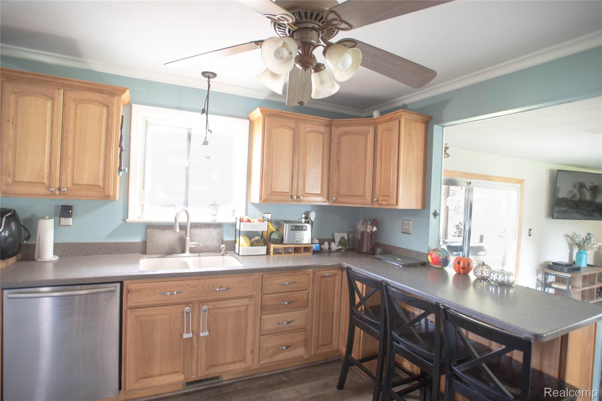 7806 Rynn Road Avoca, MI 48006 - Photo 11 of 39 DSC_4549.jpg