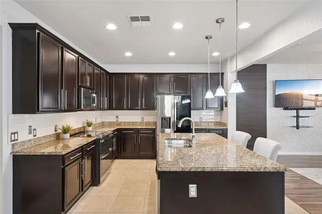 $700,000 | 7522 Derexa Drive, Windermere, FL 34786