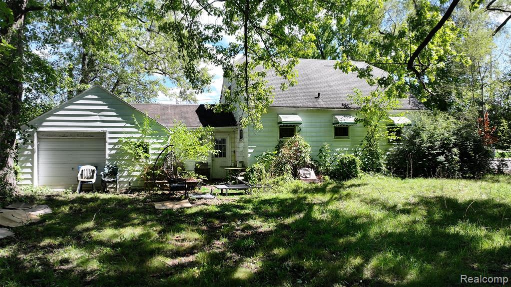1192 Belsay Road Burton, MI 48509 - Photo 14 of 29 Gallery Image 14