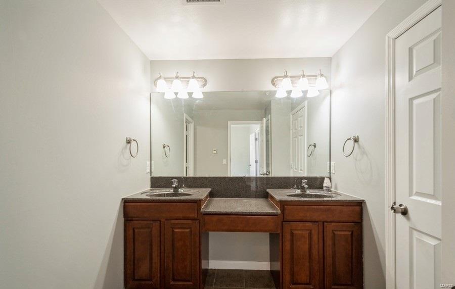 16345 Justus Post Road, Unit 6 Chesterfield, MO 63017 - Photo 10 of 15 Gallery Image 10