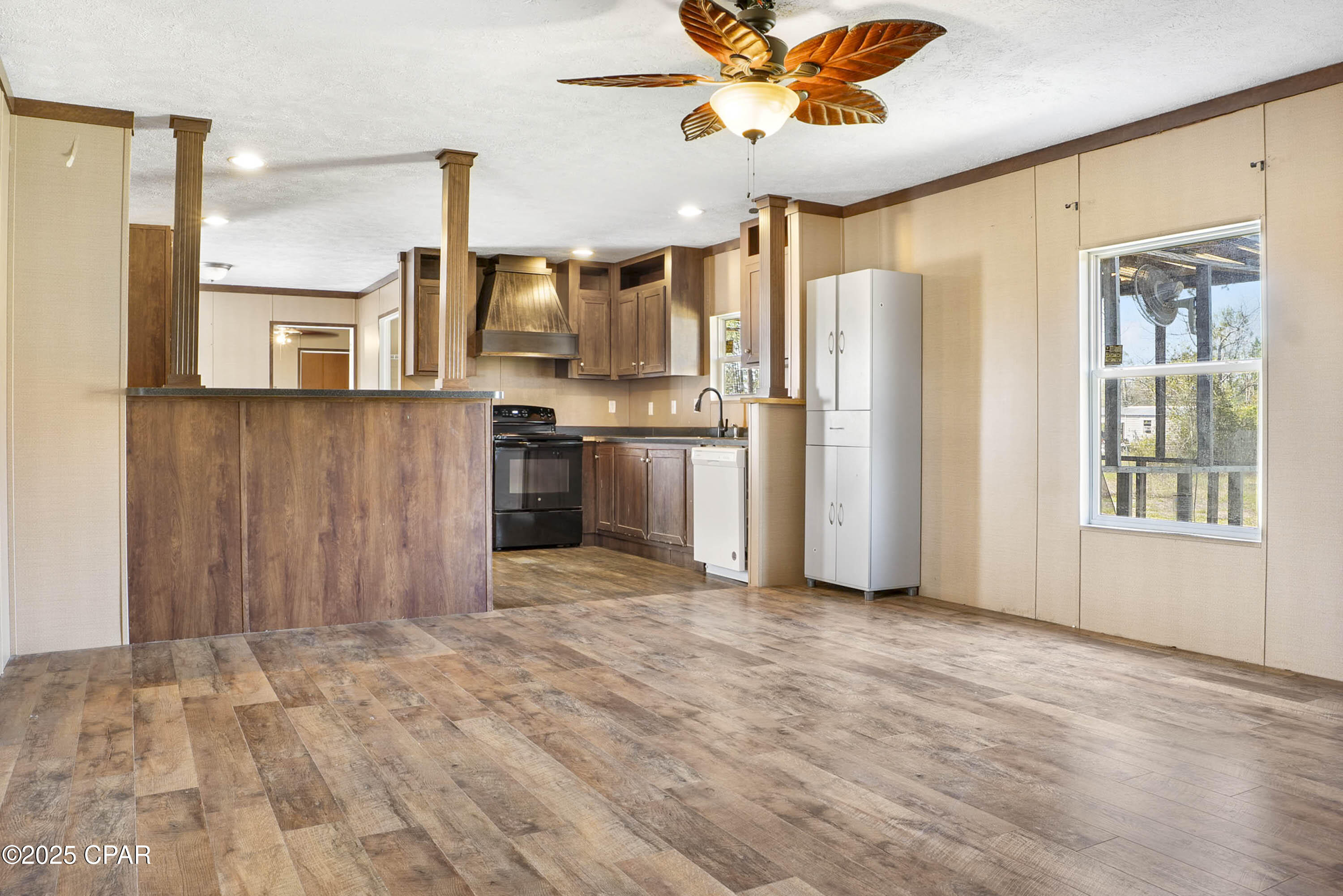 1929 Creamer Road Panama City, FL 32409 - Photo 3 of 17 Gallery Image 3
