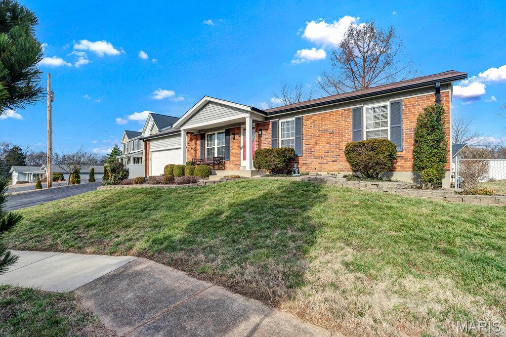 4727 Ringer Road St. Louis, MO 63129 - Photo 4 of 45 Gallery Image 4