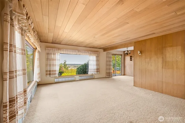 a view of a walk in closet