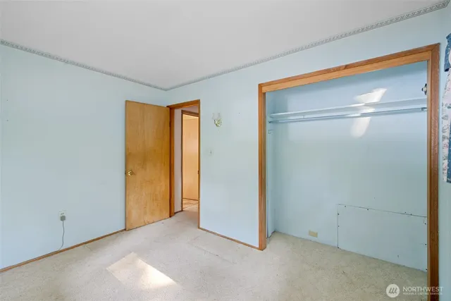 a view of entryway with a front door