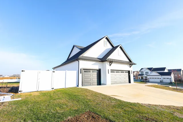 a house view with a outdoor space