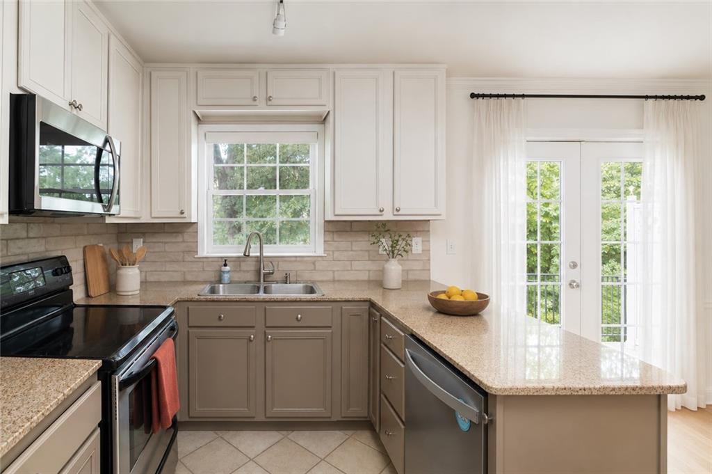 1101 Collier Road Northwest, Unit L5 Atlanta, GA 30318 - Photo 8 of 25 Gallery Image 8