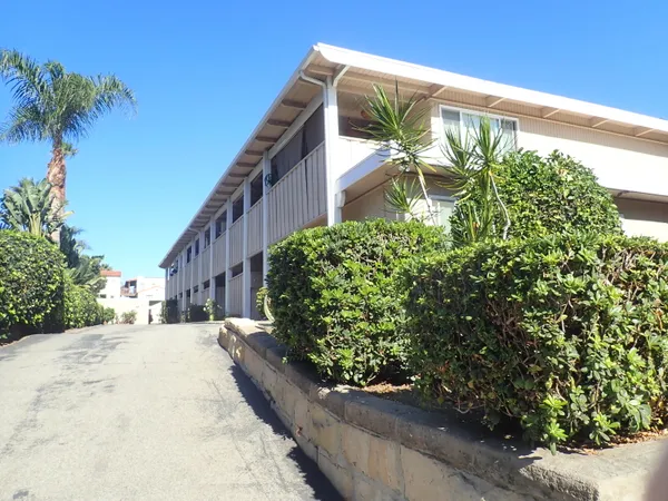 $2,300 | 314 West Canon Perdido Street, Unit 8, Santa Barbara, CA 93101