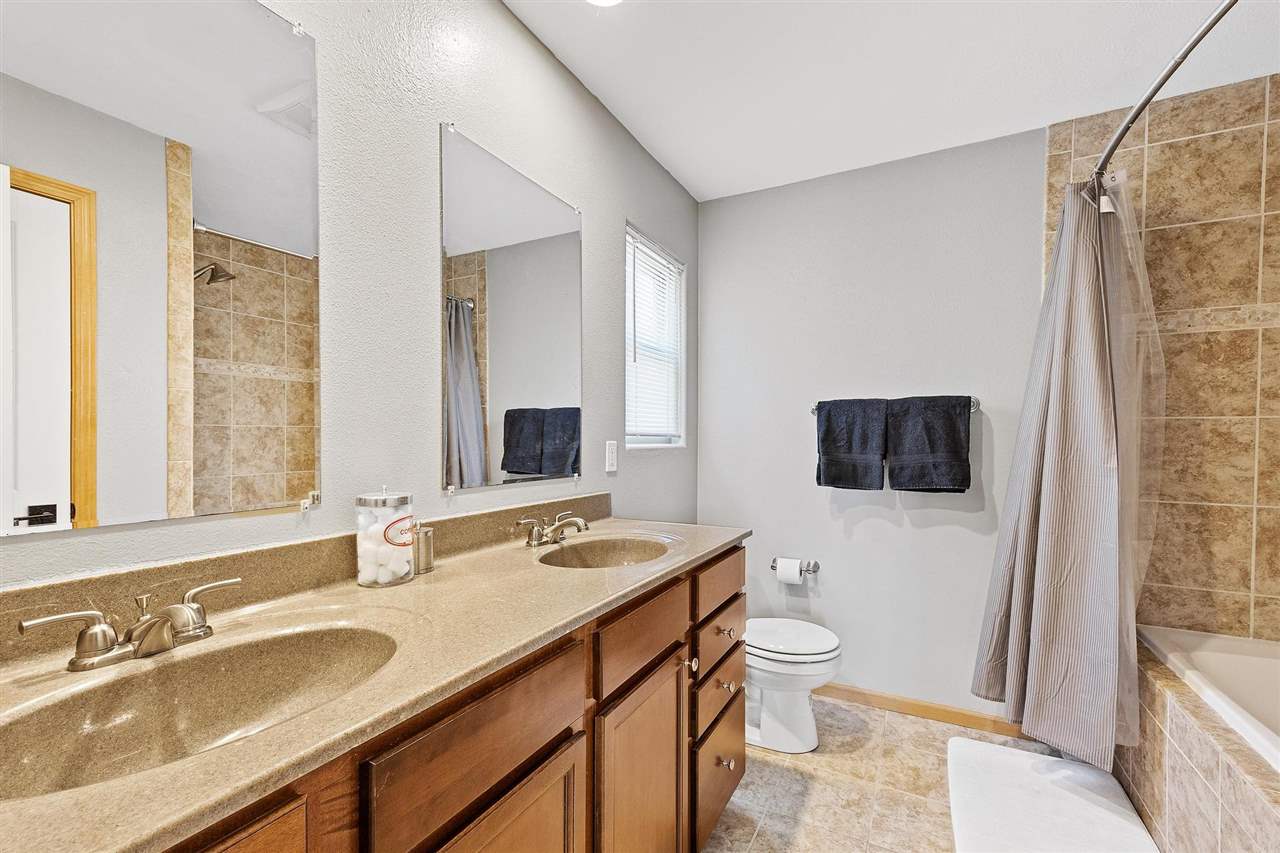 815 Wood Lily Road Solon, IA 52333 - Photo 17 of 33 Gallery Image 17