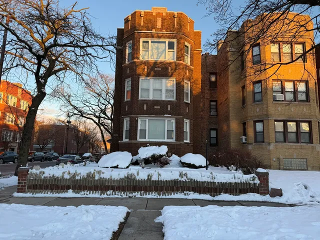 $2,000 | 7301 South Constance Avenue, Unit 1, Chicago, IL 60649