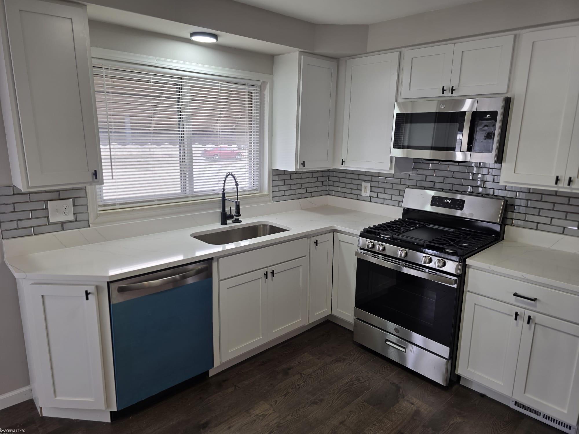 18595 Stephens Eastpointe, MI 48021 - Photo 7 of 30