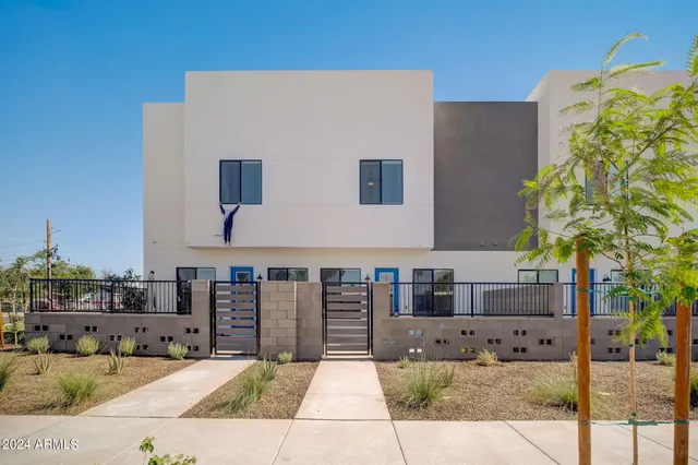 a view of building with outdoor space