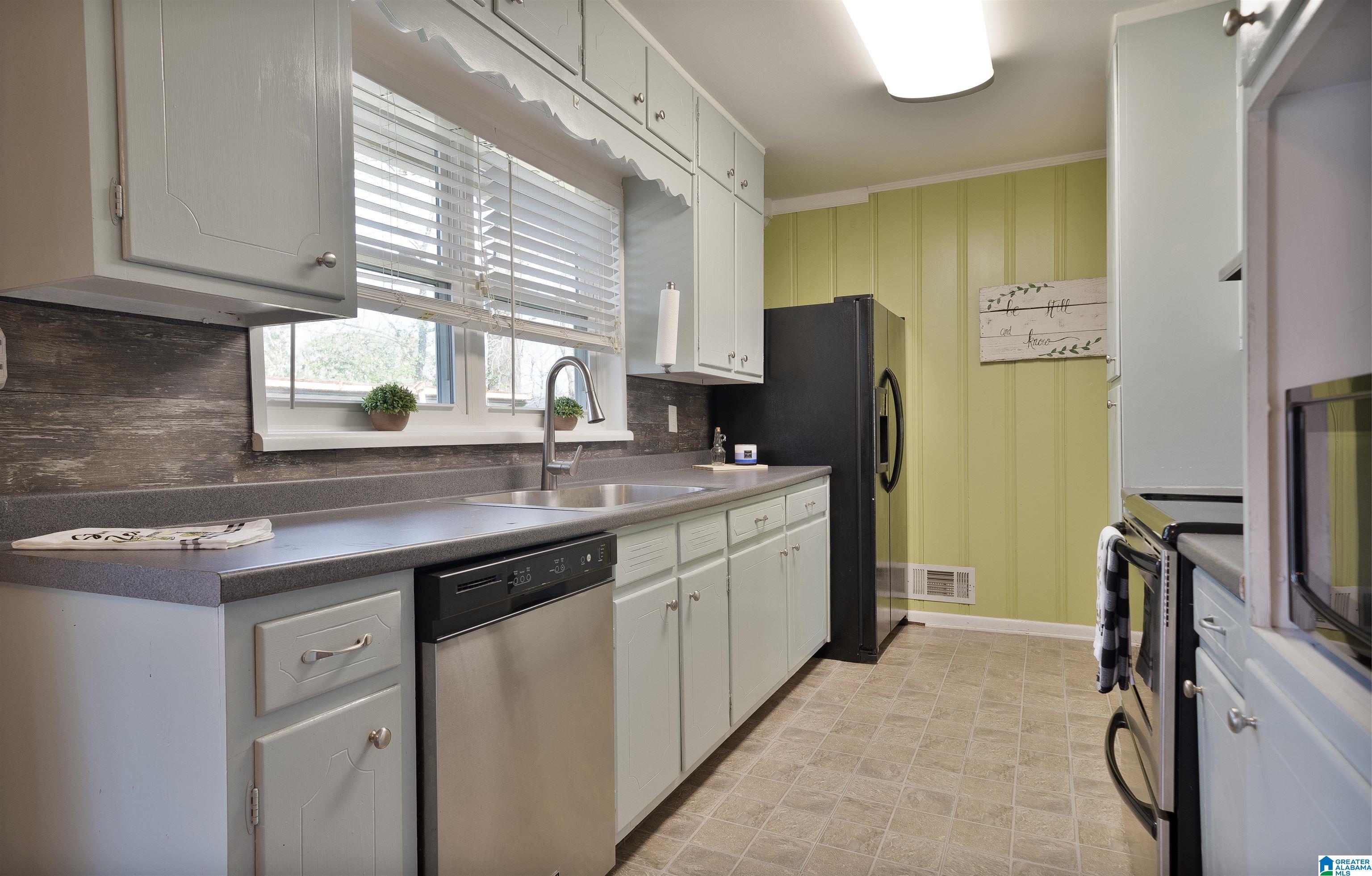 324 Hunter Road Gardendale, AL 35071 - Photo 9 of 37