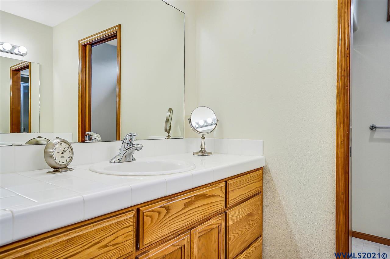 2077 Chase Loop Southwest Albany, OR 97321 - Photo 27 of 42