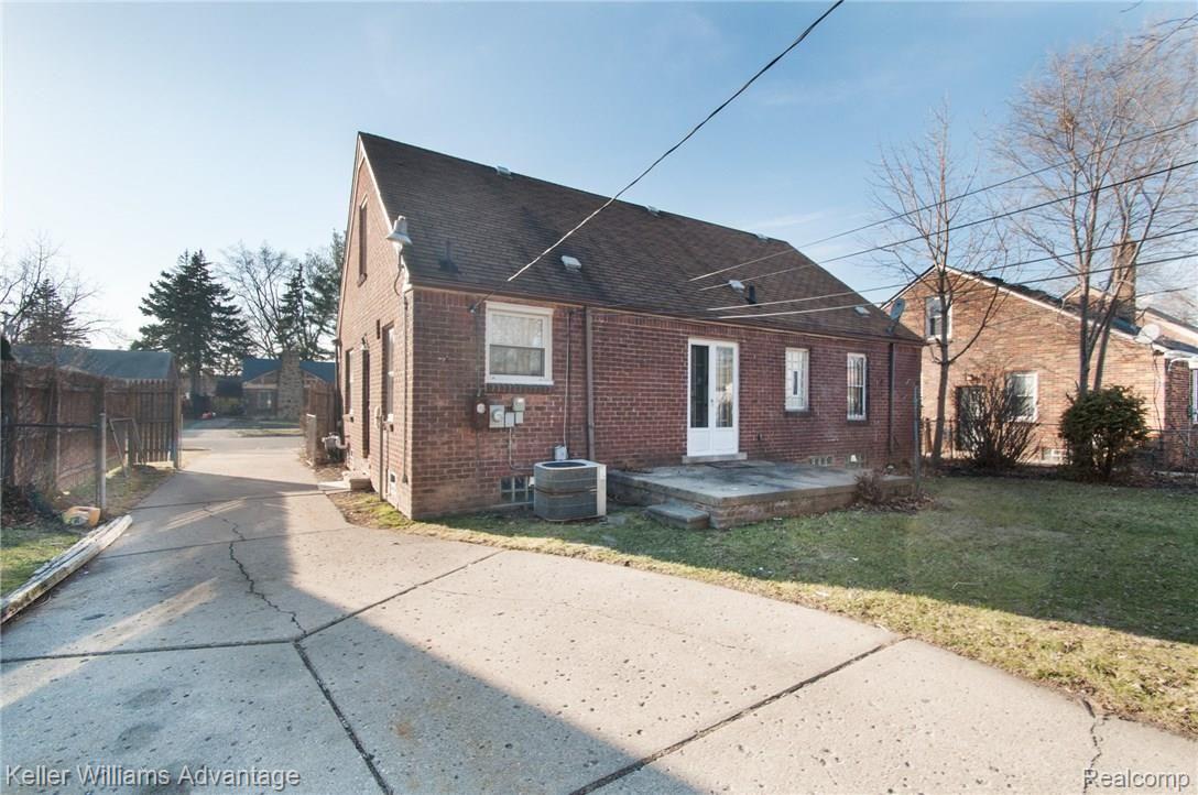 17540 Annchester Road Detroit, MI 48219 - Photo 36 of 37 3-AnnchesterRd_17540_Back_01.jpg