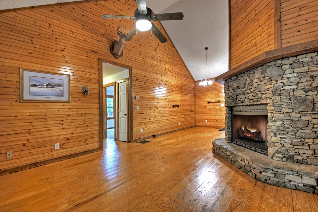 377 Dogwood Way Blue Ridge, GA 30513 - Photo 17 of 37 Gallery Image 17