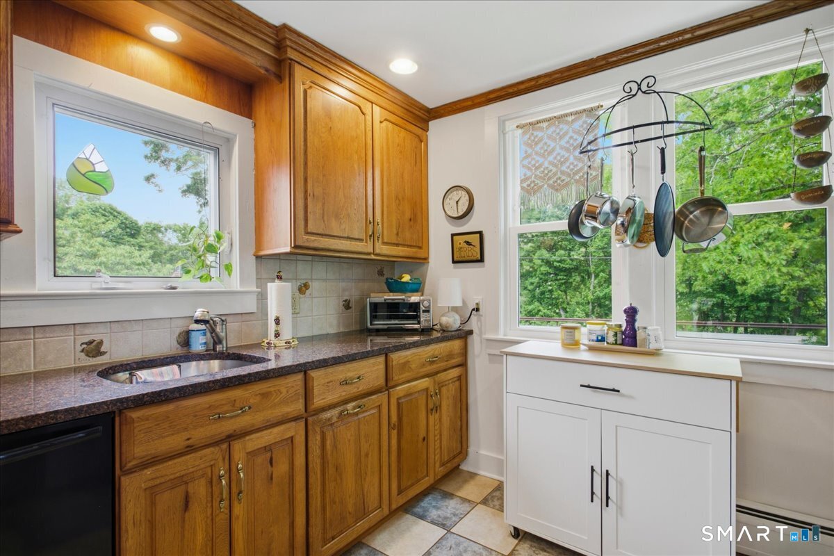 41 River Road Washington, CT 06794 - Photo 13 of 37