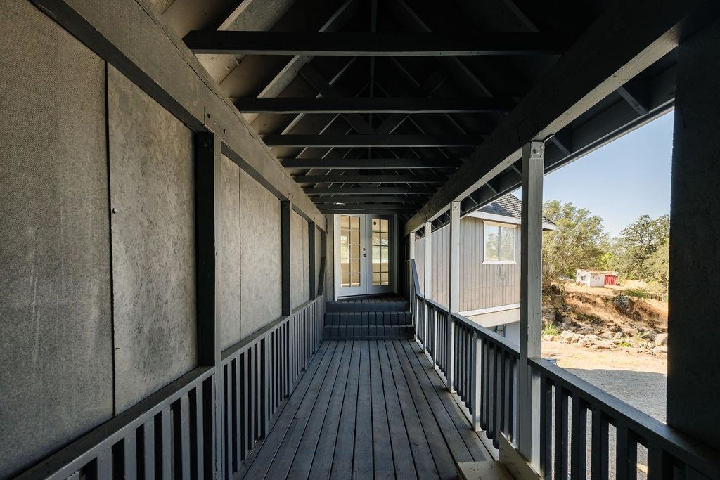 28369 Road 400 Madera, CA 93636 - Photo 19 of 33 a view of a balcony