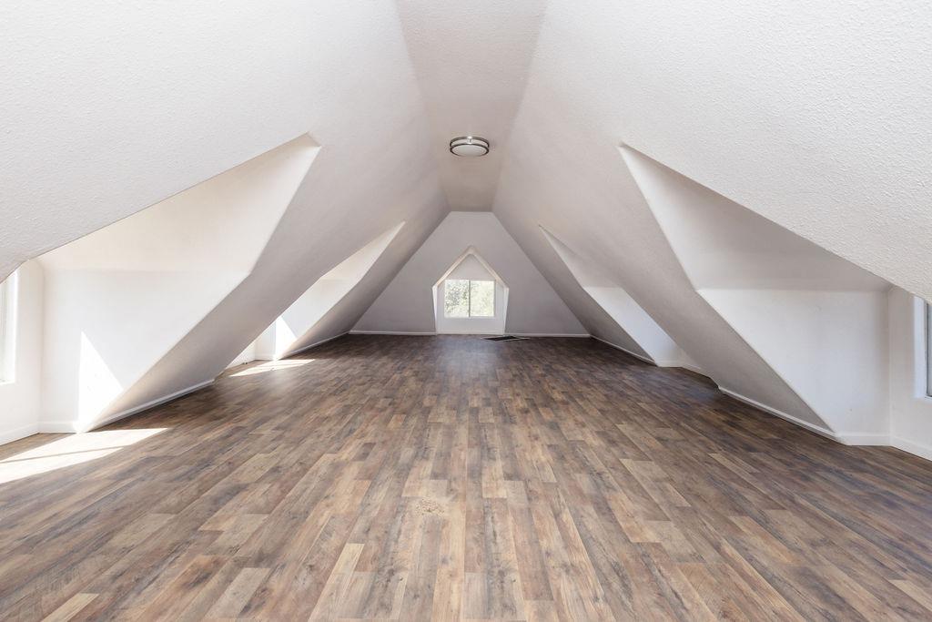 28369 Road 400 Madera, CA 93636 - Photo 22 of 33 a view of entryway with wooden floor