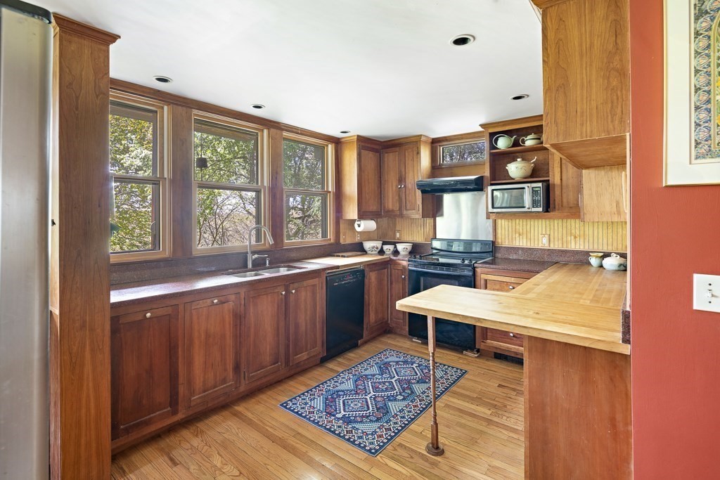 38 Malcolm Road Boston, MA 02130 - Photo 6 of 32