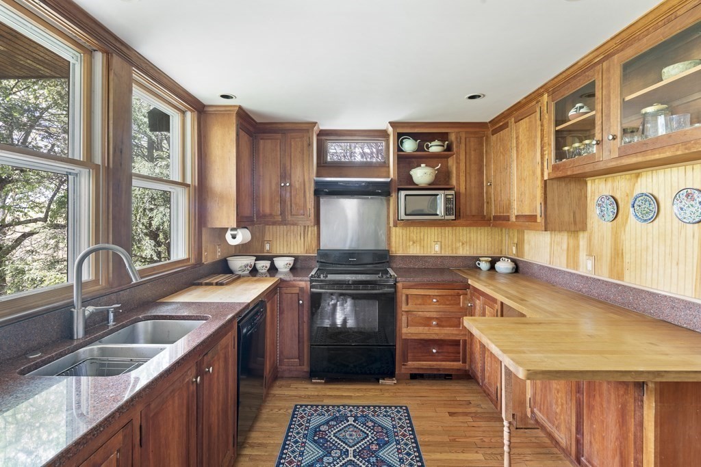 38 Malcolm Road Boston, MA 02130 - Photo 7 of 32