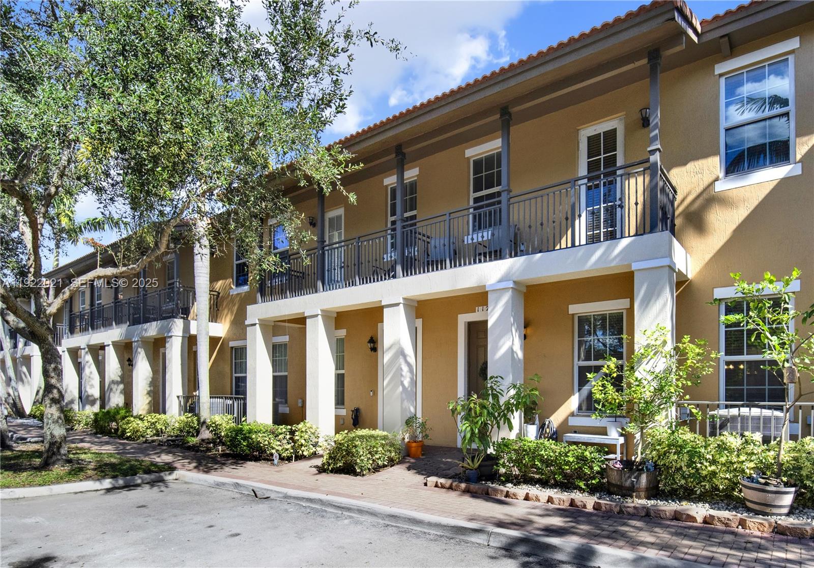 1121 Southwest 147th Terrace Pembroke Pines, FL 33027 - Photo 2 of 32 front view of a building