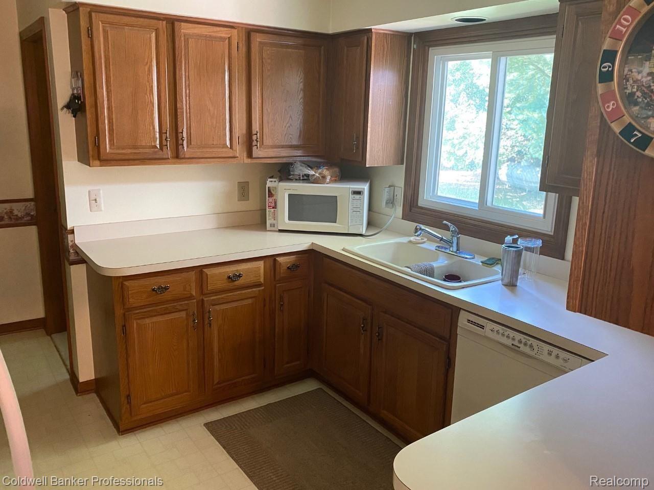 5007 Laur Road North Branch, MI 48461 - Photo 11 of 29 thumbnail_IMG_6130.jpg