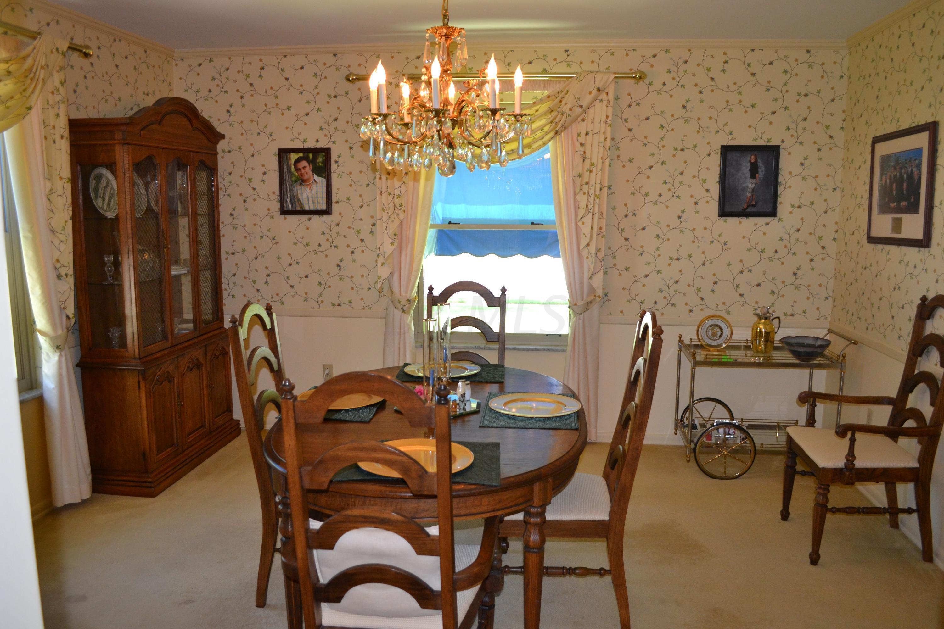 4290 Harborough Road Columbus, OH 43220 - Photo 8 of 14