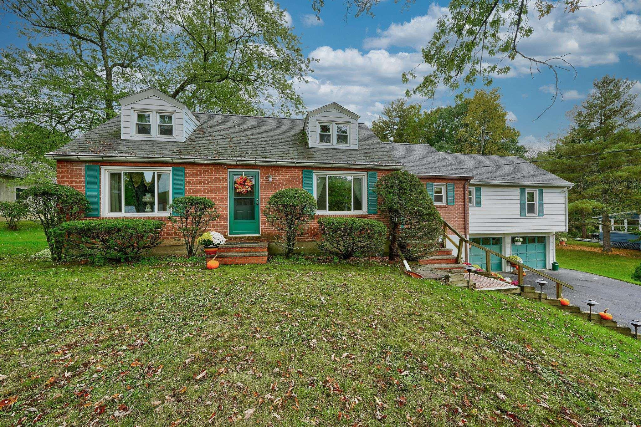1078 Mohawk Road Niskayuna, NY 12309 - Photo 1 of 34 Photo 1