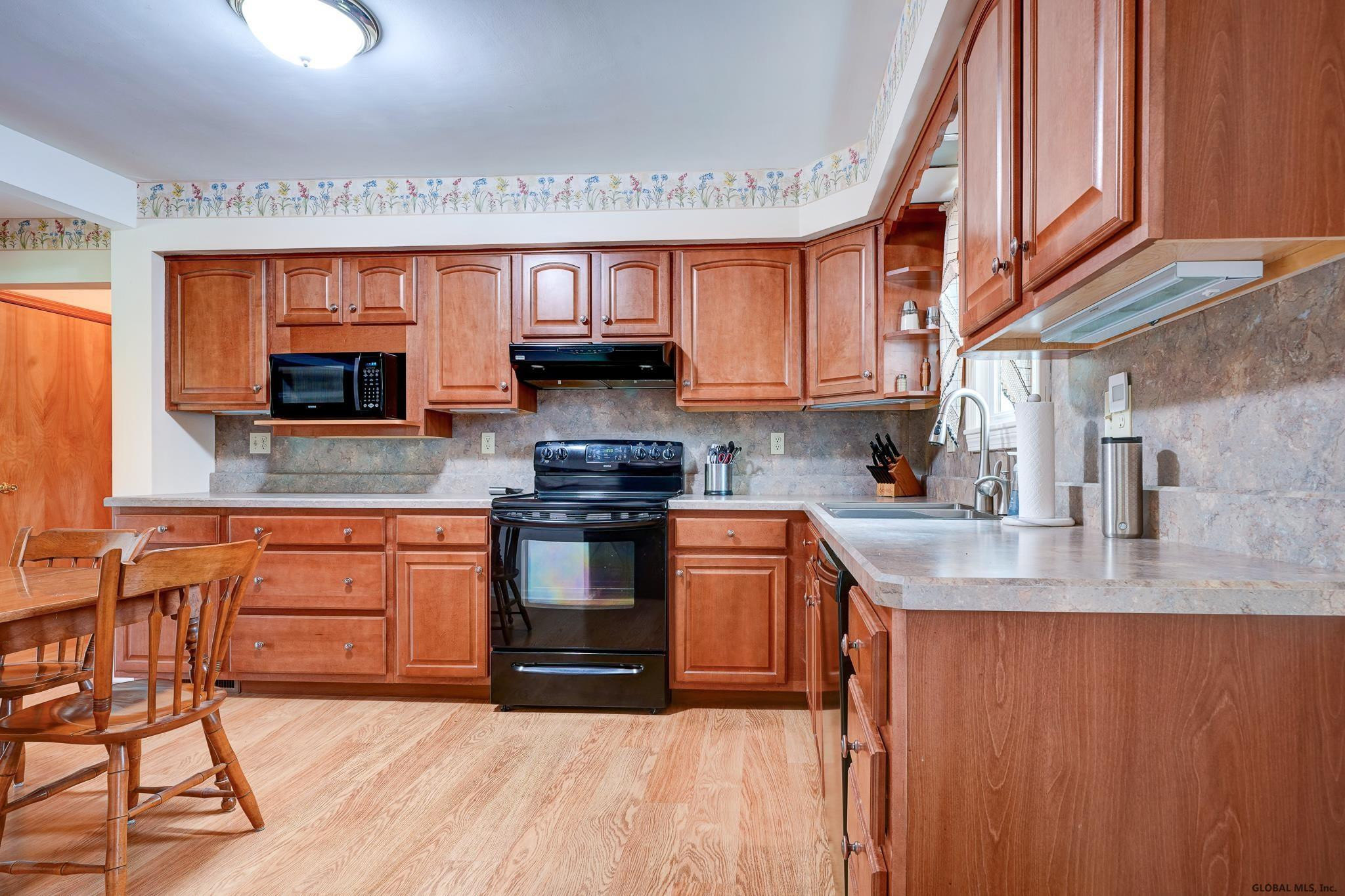 1078 Mohawk Road Niskayuna, NY 12309 - Photo 9 of 34 Photo 9