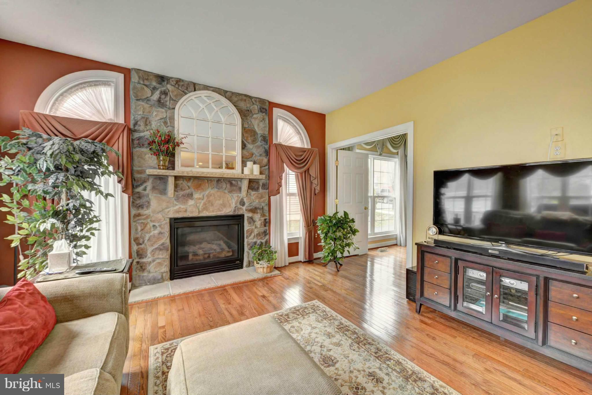 9060 Furey Road Lorton, VA 22079 - Photo 18 of 27 Family Room