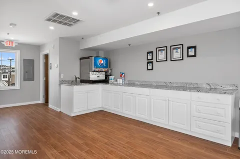 $5,700,000 | 501 Broadway, Barnegat Light, NJ 08006