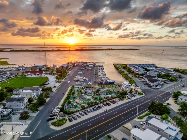 $5,700,000 | 501 Broadway, Barnegat Light, NJ 08006