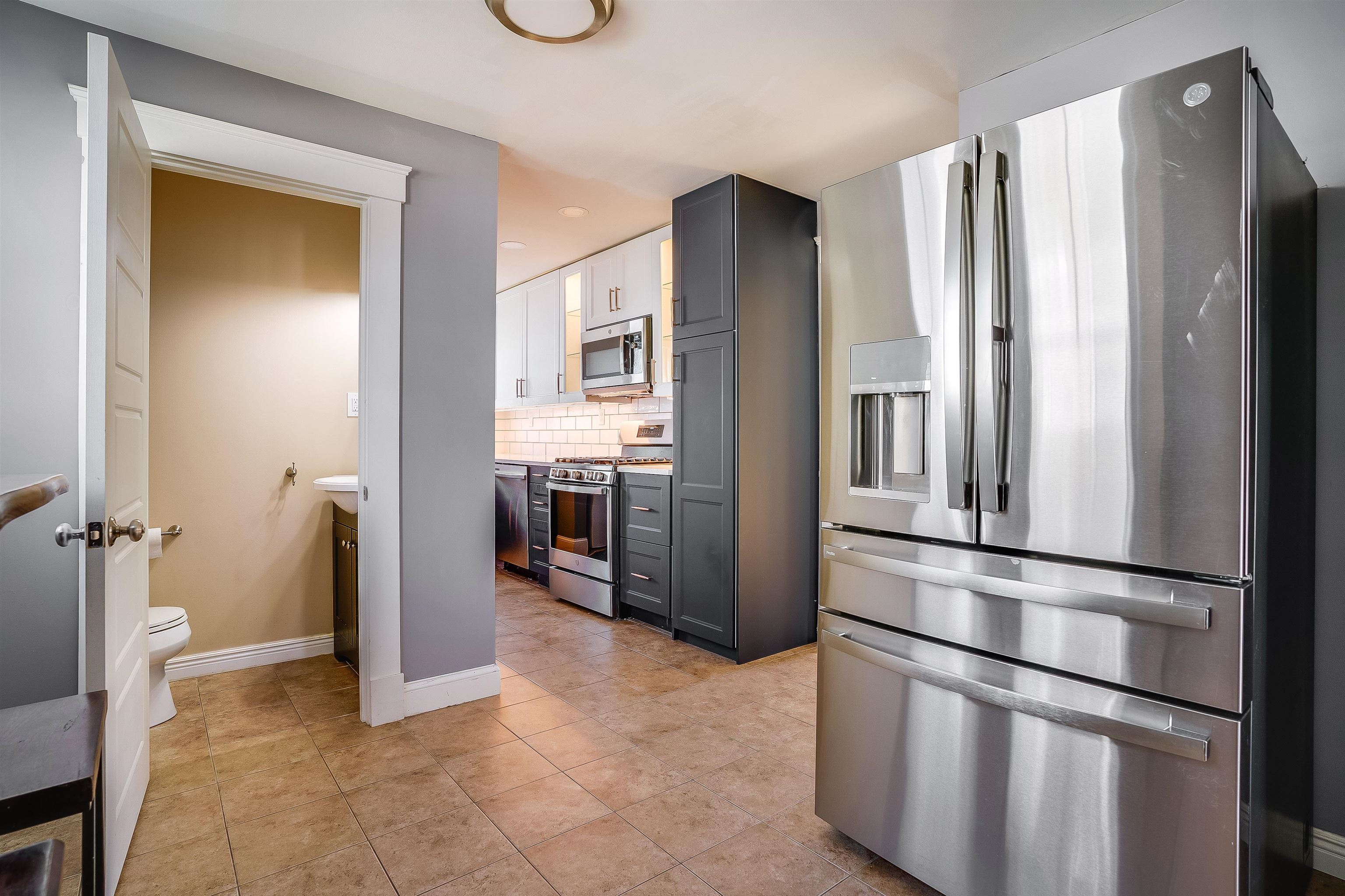 24 Fifield Street Nashua, NH 03060 - Photo 12 of 32