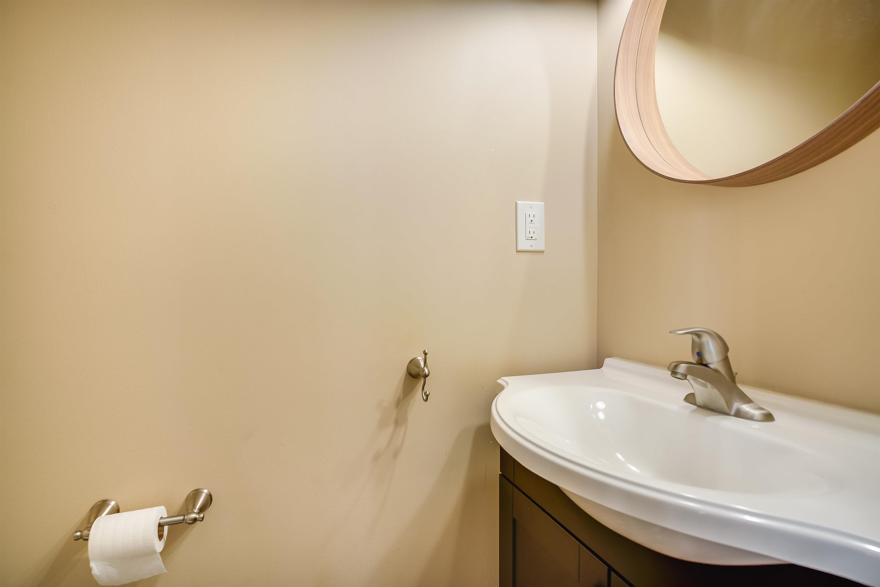 24 Fifield Street Nashua, NH 03060 - Photo 13 of 32