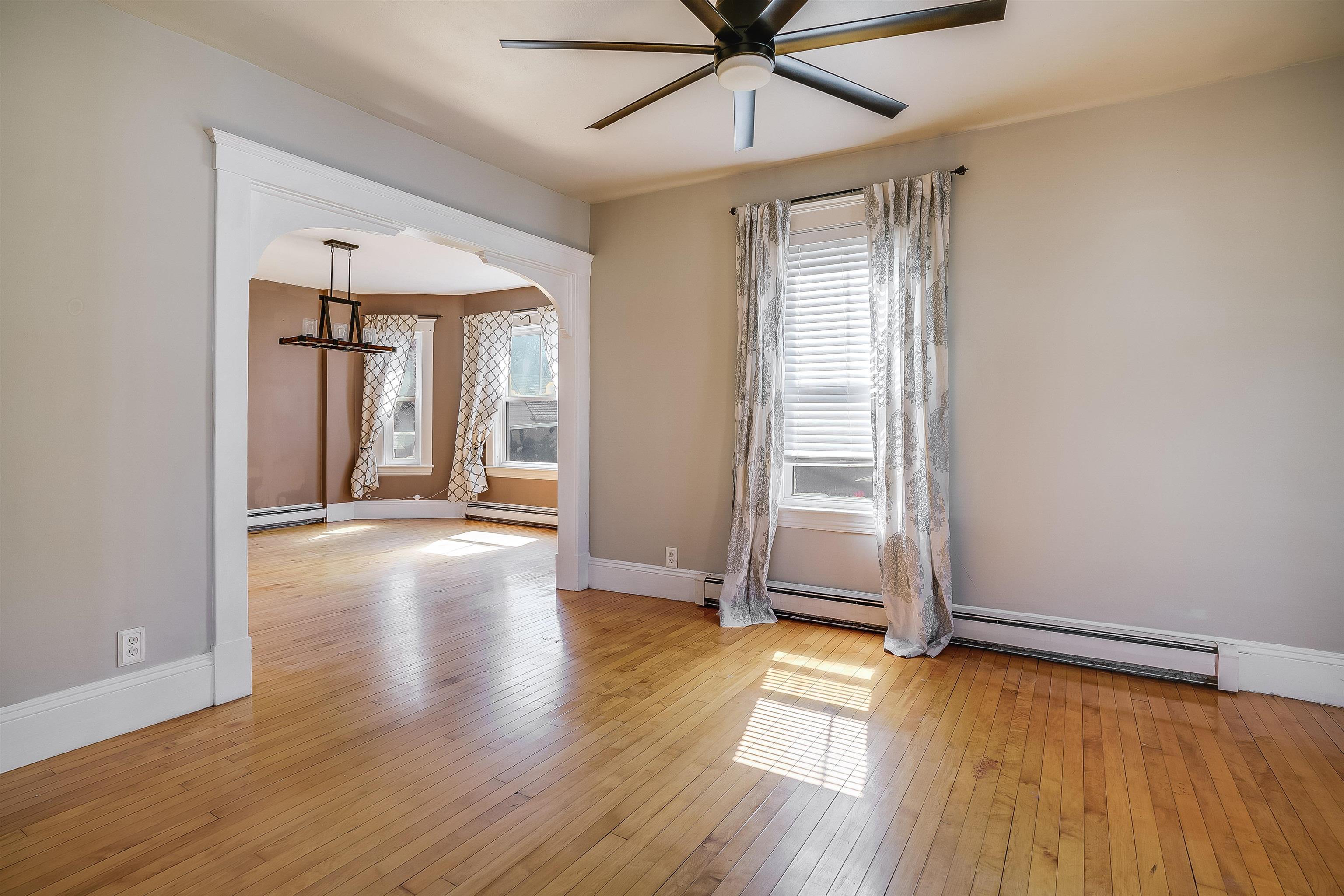 24 Fifield Street Nashua, NH 03060 - Photo 4 of 32