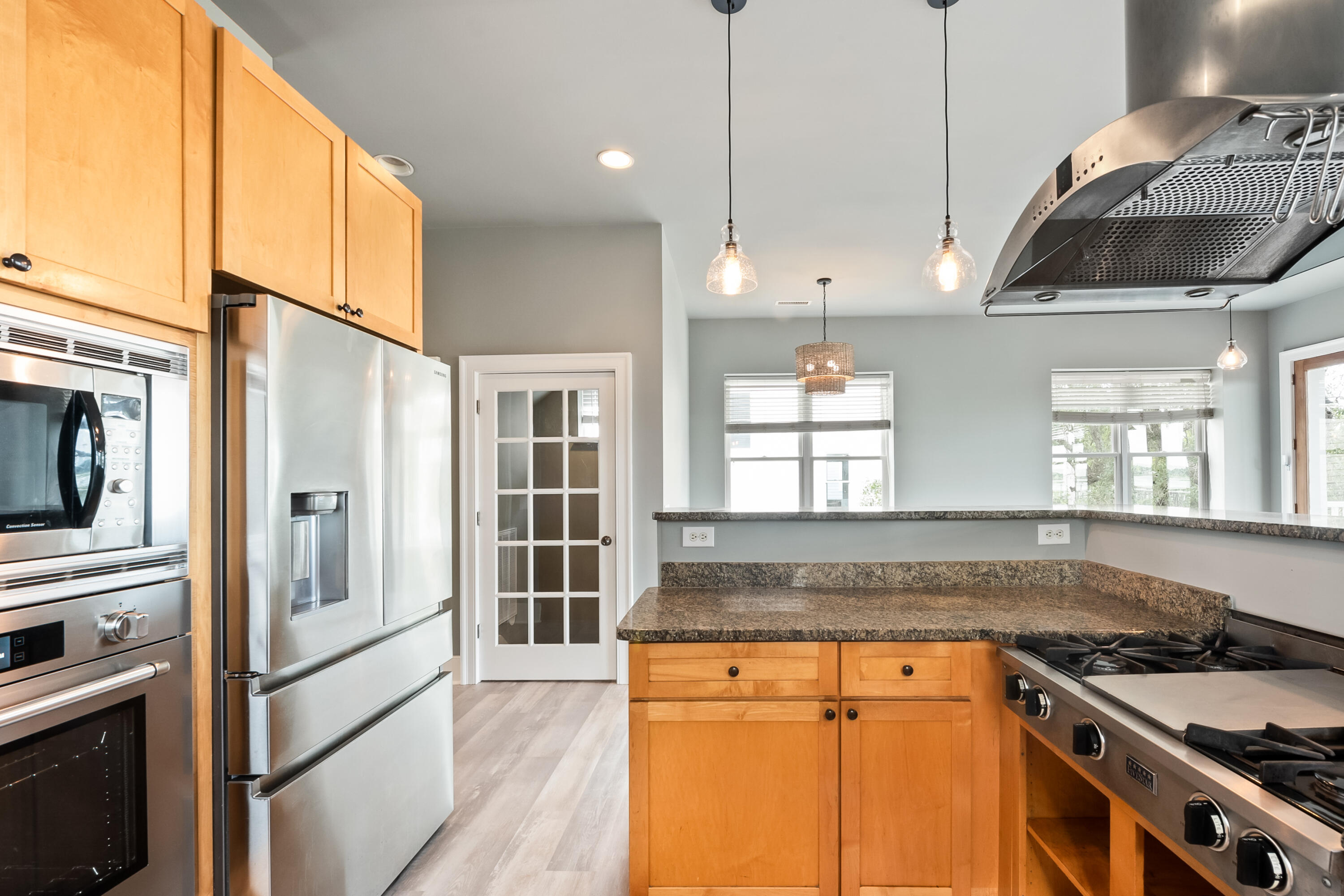 928 West Oceanview Road Charleston, SC 29412 - Photo 5 of 92 DSC_5787