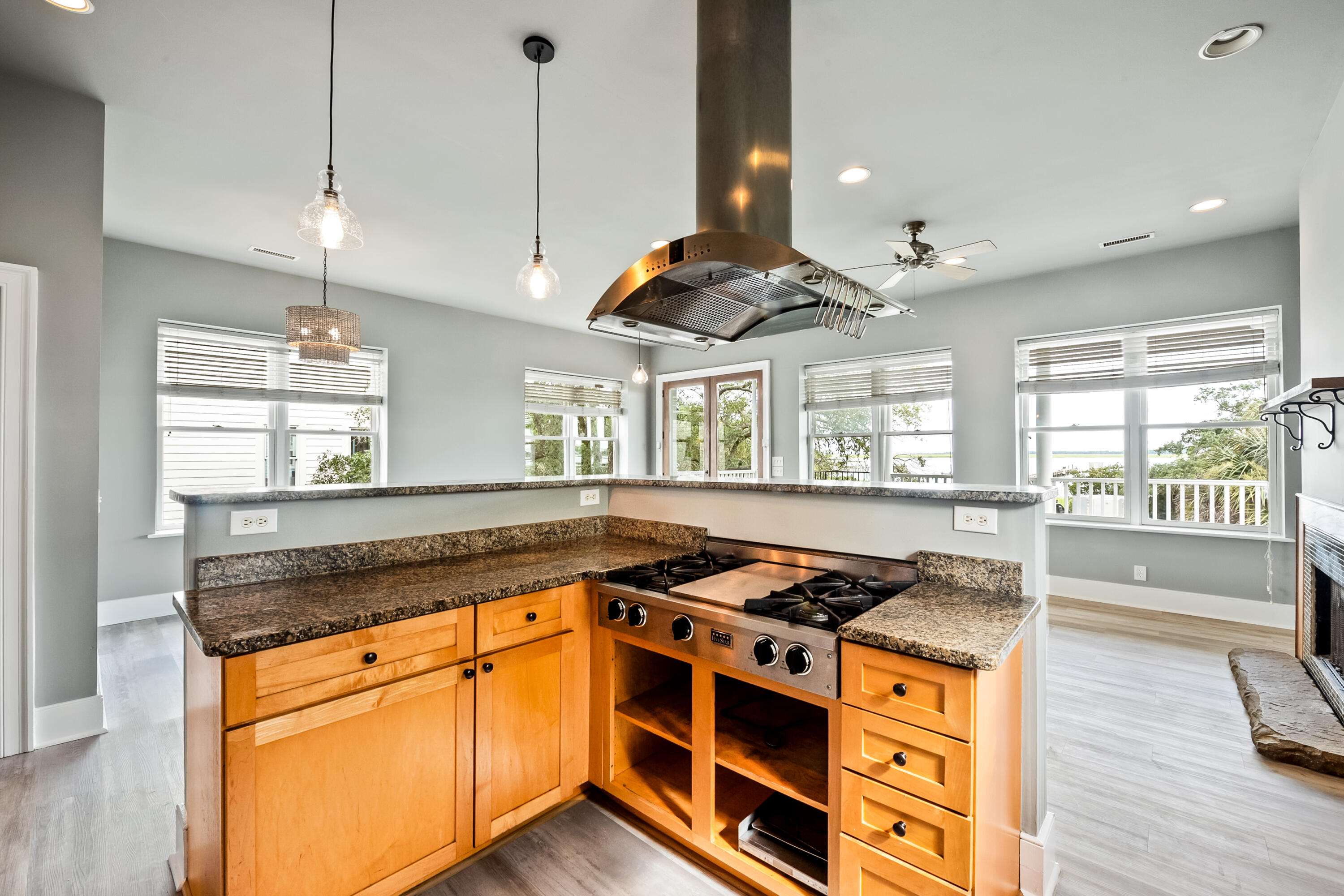 928 West Oceanview Road Charleston, SC 29412 - Photo 7 of 92 DSC_5800