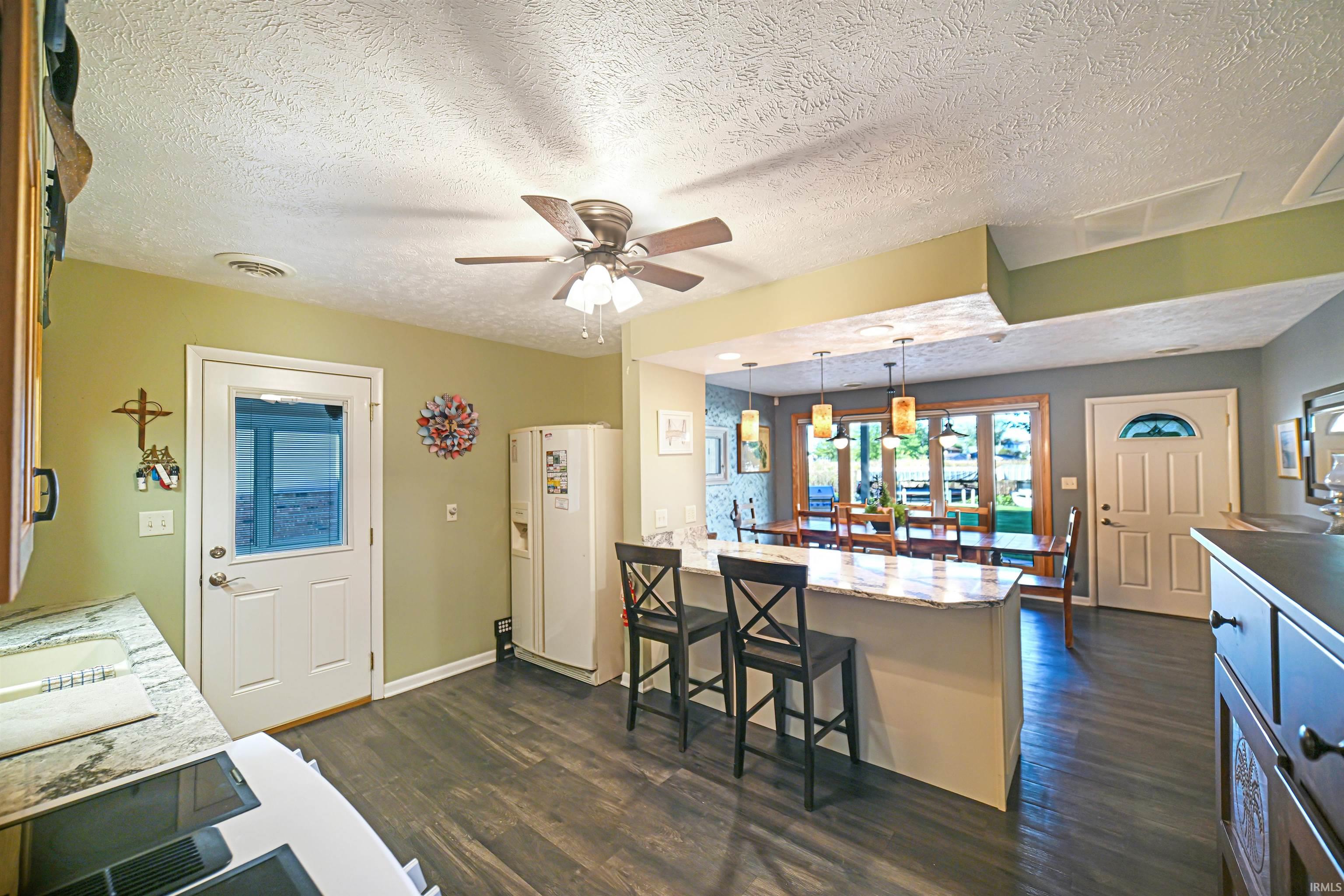 531 East Lake View Road Syracuse, IN 46567 - Photo 9 of 27 Gallery Image 9