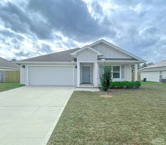 $2,200 | 4006 Whitetail Lane, Pensacola, FL 32526
