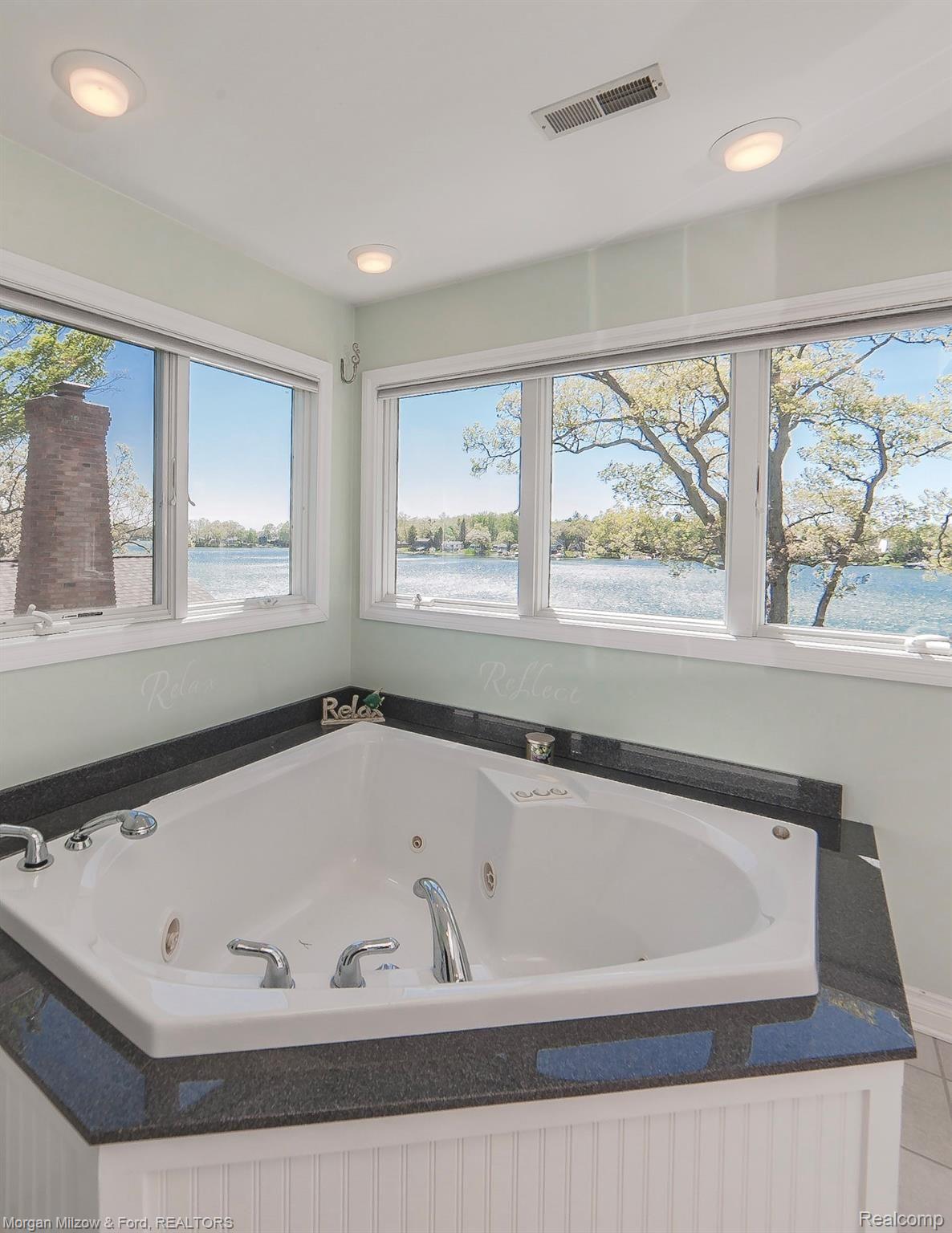3001 Lansdowne Road Waterford, MI 48329 - Photo 29 of 59 PANORAMIC VIEW OF LAKE