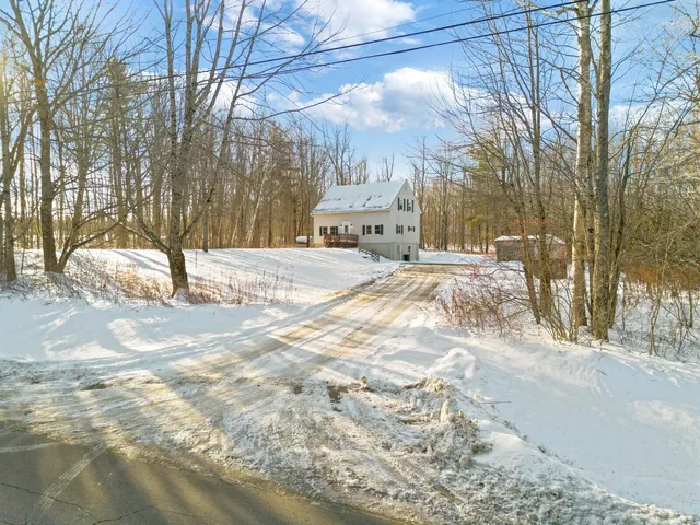 $340,000 | 62 Main Street, Vassalboro, ME 04989