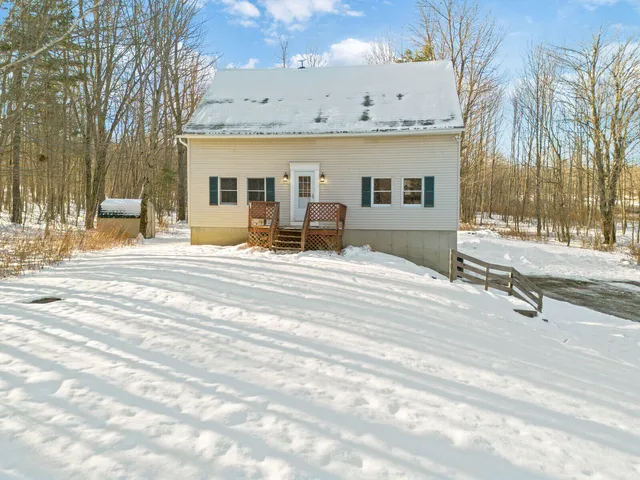 $340,000 | 62 Main Street, Vassalboro, ME 04989