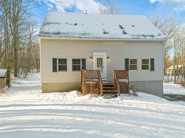 $340,000 | 62 Main Street, Vassalboro, ME 04989