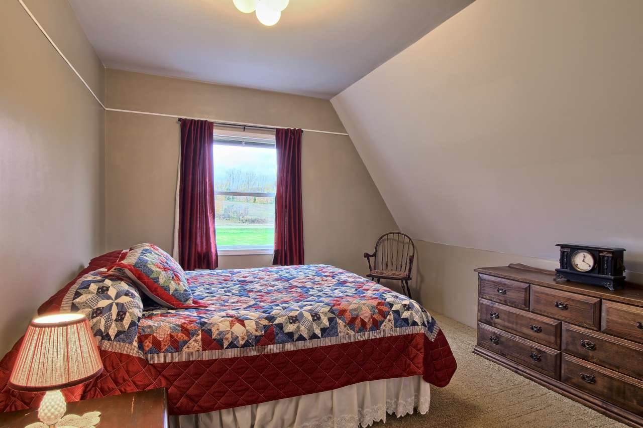 2250 North Mork Road Suttons Bay, MI 49682 - Photo 31 of 41 1859120-30.JPG